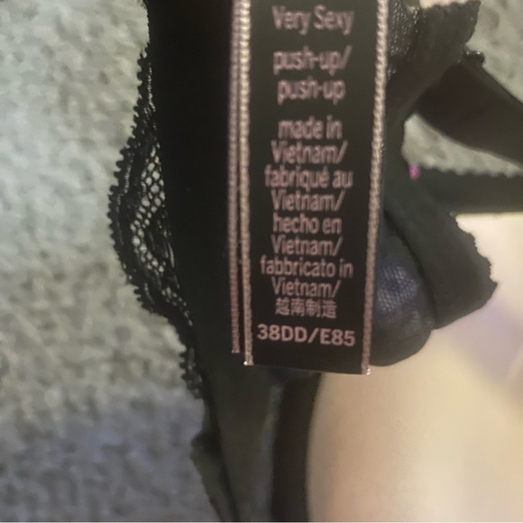 Victoria’s Secret Very Sexy Push Up Bra - Picture 6 of 6